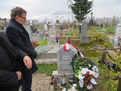Prezes IPN przy grobie Tadeusza Jasińskiego