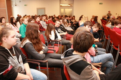 Młodzież z białostockich szkół przybyła na spotkanie o Armii Krajowej. Fot. I. Kuna